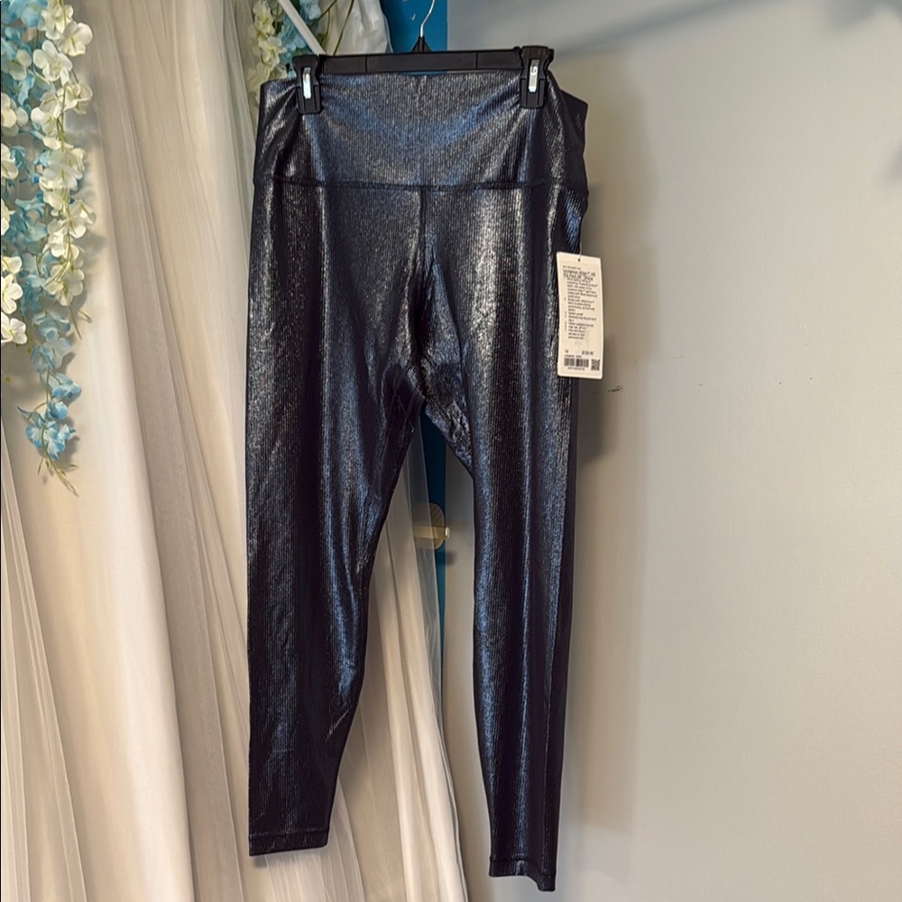 NWT lululemon align high rise ribbed shine leggings 28”​